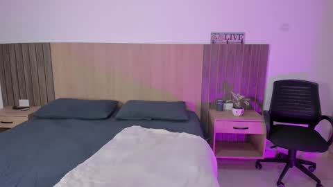 Snapshot of _miamiller_ chatting on September 2025 08:12:02 PM _miamiller_ online show from September 2025 08:12:02 PM