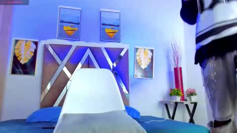 Snapshot of _miguel7w7 chatting on November 2025 01:37:02 PM miguel tomorrow from 200 pm Colombia to 1000 pm online show from November 2025 01:37:02 PM