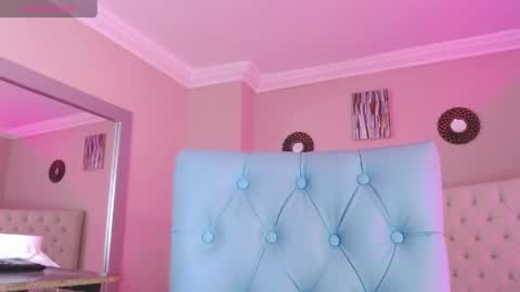 Paula online show from April 2026 12:36:01 PM