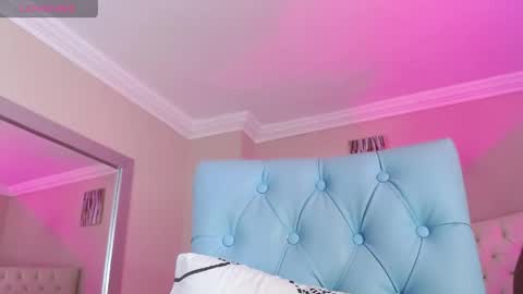 Paula online show from May 2026 12:32:02 PM