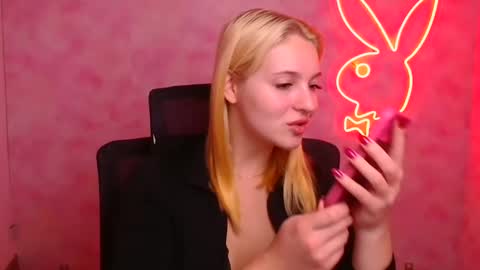 Melanie online show from October 2025 06:11:02 AM