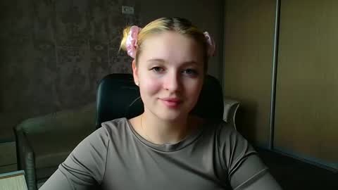 Melanie online show from May 2026 04:04:02 PM