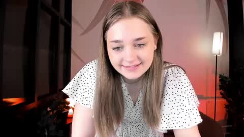 Snapshot of _mila_luna_ chatting on May 2026 07:38:02 AM _mila_luna_ online show from May 2026 07:38:02 AM