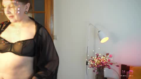 _million_dollarsmile online show from November 2025 01:11:01 PM