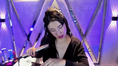 Snapshot of _mishell22 chatting on April 2026 07:00:01 PM _mishell22 online show from April 2026 07:00:01 PM