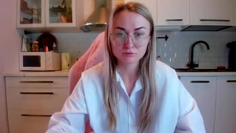 Snapshot of _miss_eva_ chatting on October 2025 01:11:02 PM Eva online show from October 2025 01:11:02 PM