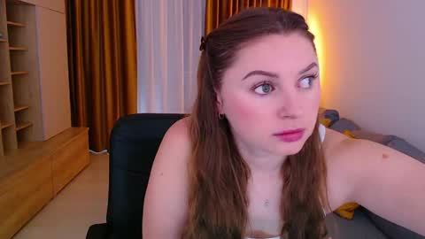 Mia online show from May 2026 05:56:01 AM