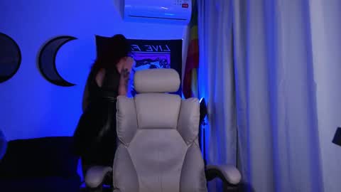 Snapshot of _misseva_ chatting on February 2025 10:24:01 PM Miss Eva. if anyone in NYK to fuck here is sissy sn - online show from February 2025 10:24:01 PM