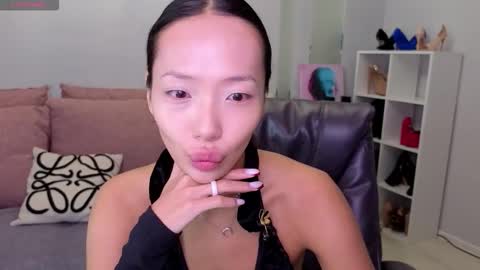 Snapshot of _miura_ chatting on October 2025 01:59:02 AM MIURA online show from October 2025 01:59:02 AM