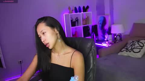 Snapshot of _miura_ chatting on October 2025 01:06:01 AM MIURA online show from October 2025 01:06:01 AM