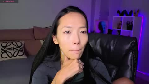 Snapshot of _miura_ chatting on November 2025 01:27:02 AM MIURA online show from November 2025 01:27:02 AM