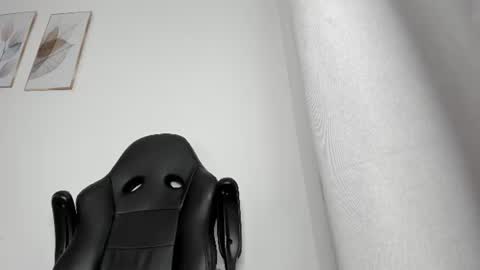 _molly_rosse_ online show from June 2026 12:20:01 PM