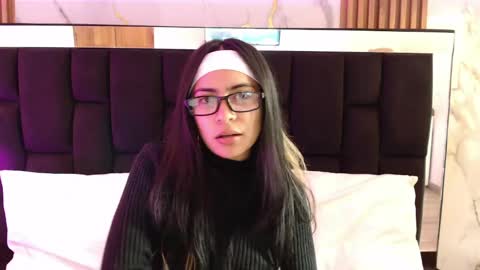 Molly online show from May 2026 02:33:02 PM