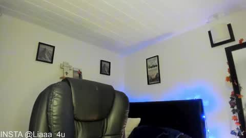 Snapshot of _monserat_ chatting on December 2024 12:33:01 AM liaaa 4u online show from December 2024 12:33:01 AM