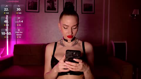 Nikol online show from February 2026 04:47:02 PM