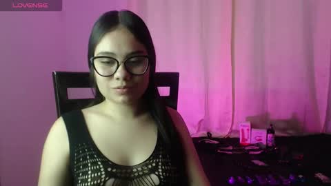 Snapshot of _moon_rosee chatting on March 2026 09:47:02 PM _moon_rosee online show from March 2026 09:47:02 PM