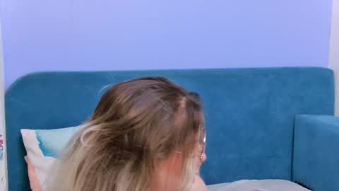 Snapshot of _mooncake chatting on February 2026 06:36:02 AM Fiona online show from February 2026 06:36:02 AM