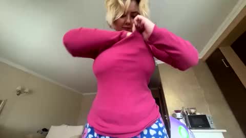 Snapshot of _morpho_ chatting on February 2026 09:36:02 AM Francine Aisi Morpho - a genus of blue butterflies. online show from February 2026 09:36:02 AM