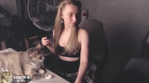 Snapshot of _mother_of_cats chatting on October 2025 07:36:02 PM Debby online show from October 2025 07:36:02 PM