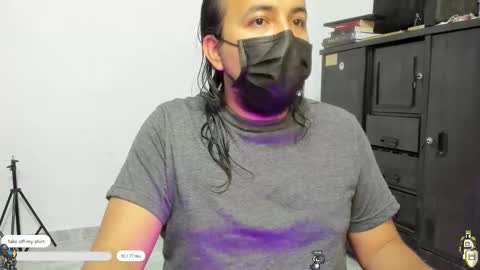   John    online show from November 2025 05:09:02 AM