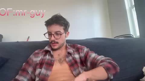 Snapshot of _mrguy_ chatting on October 2025 09:04:02 PM _mrguy_ online show from October 2025 09:04:02 PM