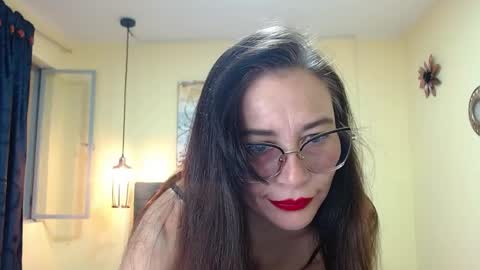 _naomi_s online show from May 2026 02:02:01 PM