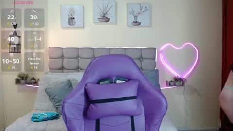 _naomi_s online show from June 2026 01:46:01 PM