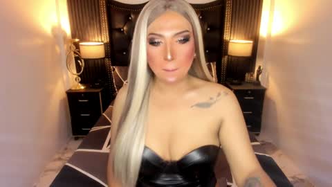 Snapshot of _natashacooper_ chatting on April 2026 08:28:02 AM _natashacooper_ online show from April 2026 08:28:02 AM
