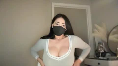 naty19 online show from May 2026 05:18:02 PM