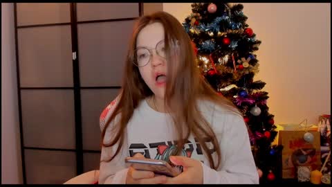 Snapshot of _nemalkovamia chatting on December 2024 05:11:02 AM Mia with a big heart online show from December 2024 05:11:02 AM