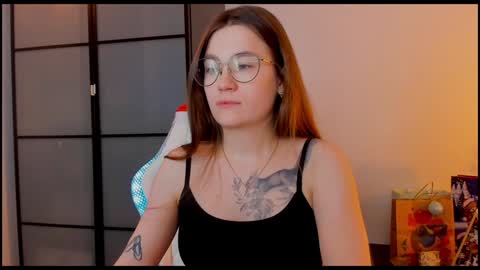Snapshot of _nemalkovamia chatting on January 2025 04:15:01 AM Mia with a big heart online show from January 2025 04:15:01 AM