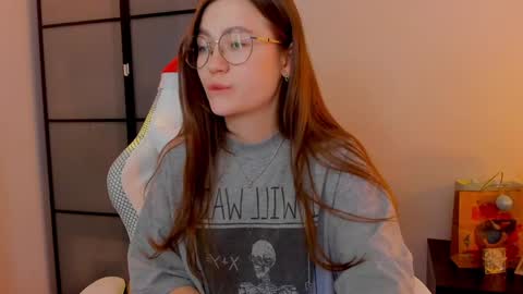 Snapshot of _nemalkovamia chatting on January 2025 06:17:01 AM Mia with a big heart online show from January 2025 06:17:01 AM