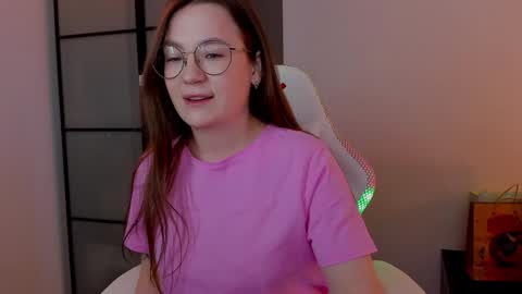 Snapshot of _nemalkovamia chatting on February 2025 03:45:01 AM Mia with a big heart online show from February 2025 03:45:01 AM