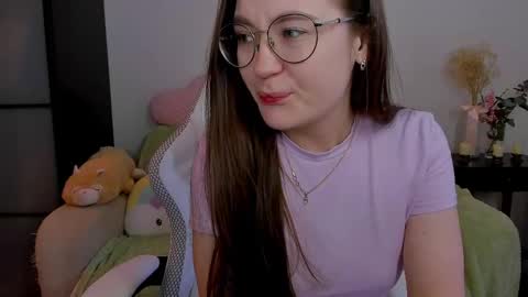 Snapshot of _nemalkovamia chatting on February 2025 06:15:02 AM Mia with a big heart online show from February 2025 06:15:02 AM