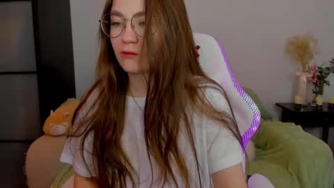 Snapshot of _nemalkovamia chatting on March 2025 03:53:02 AM Mia with a big heart online show from March 2025 03:53:02 AM