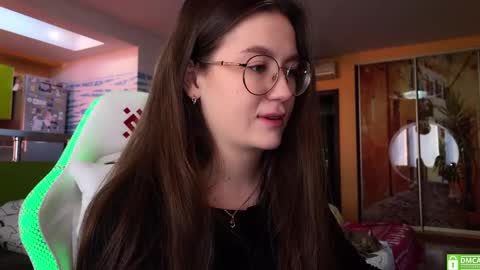 Snapshot of _nemalkovamia chatting on March 2025 03:50:01 AM Mia with a big heart online show from March 2025 03:50:01 AM