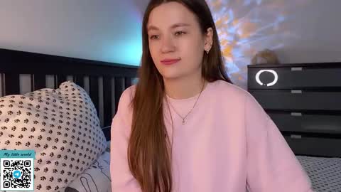 Snapshot of _nemalkovamia chatting on September 2025 03:00:02 PM Mia with a big heart online show from September 2025 03:00:02 PM
