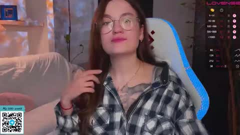 Snapshot of _nemalkovamia chatting on October 2025 11:54:01 AM Mia with a big heart online show from October 2025 11:54:01 AM