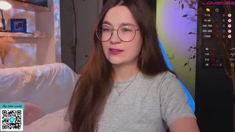 Snapshot of _nemalkovamia chatting on October 2025 11:39:02 AM Mia with a big heart online show from October 2025 11:39:02 AM