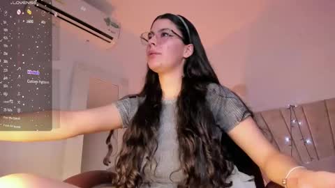 Niah  You can call me Ni or cutie haha online show from December 2024 08:58:02 PM