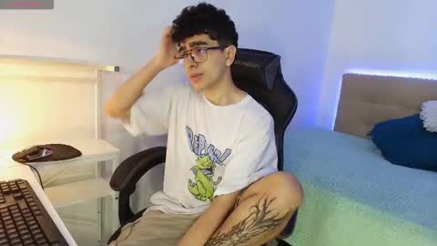 Nicolas online show from November 2025 04:55:02 AM