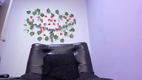 Snapshot of _nicollee chatting on February 2025 08:58:02 AM juliana online show from February 2025 08:58:02 AM