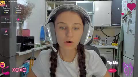 Snapshot of _nika_kik chatting on September 2025 02:10:01 PM Nika online show from September 2025 02:10:01 PM