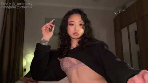 Mikayla online show from May 2026 08:47:02 PM