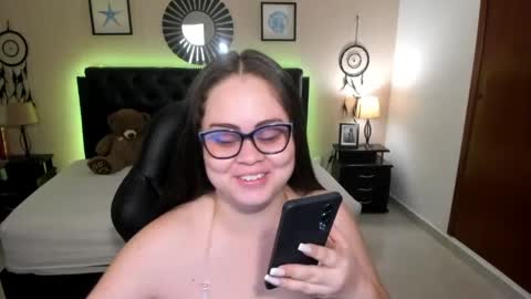 Olivia jones online show from April 2026 12:29:02 PM