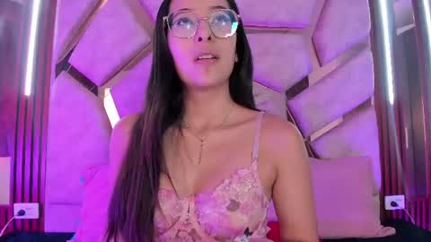 Snapshot of _paula_69 chatting on June 2026 07:22:02 PM Pau online show from June 2026 07:22:02 PM