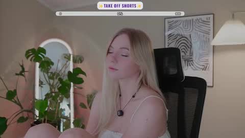 Viktoria online show from September 2025 04:01:01 AM