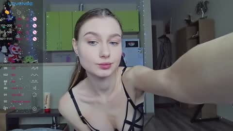 Snapshot of _pinkypie__ chatting on January 2025 10:43:01 AM Lili online show from January 2025 10:43:01 AM