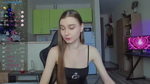 Snapshot of _pinkypie__ chatting on January 2025 10:42:02 AM Lili online show from January 2025 10:42:02 AM