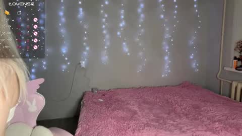 Ellie and Nika online show from February 2026 03:27:02 PM